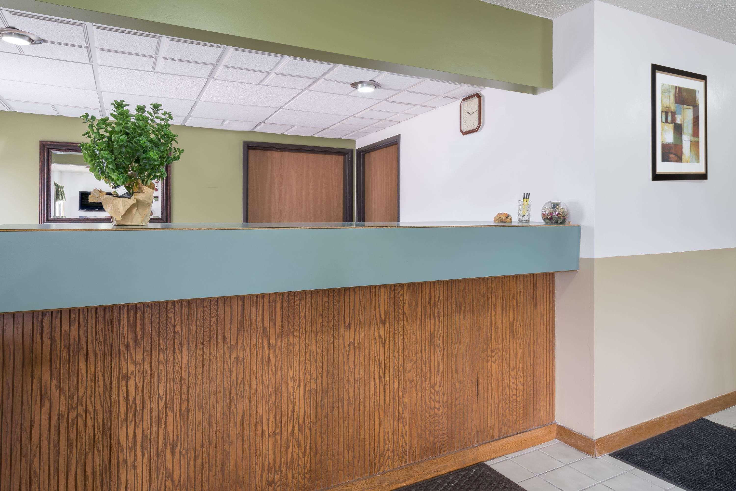 Super 8 By Wyndham Fond Du Lac Bagian luar foto